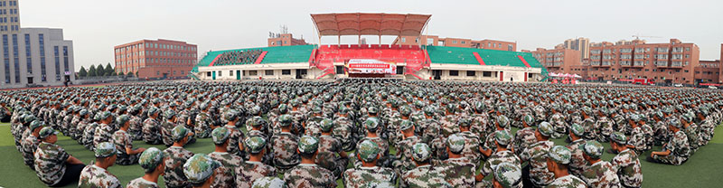 军训全景图1.jpg 军训全景图1.jpg