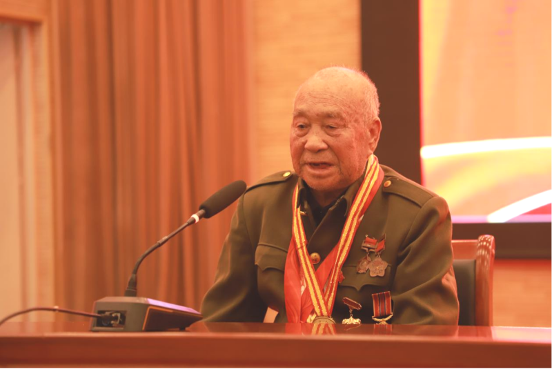 崔老英雄.png 崔老英雄.png