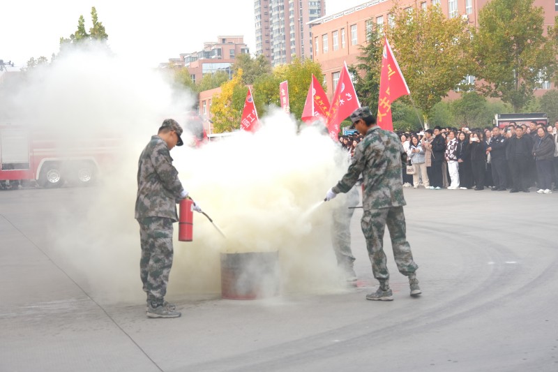 消防演练2.jpg 消防演练2.jpg