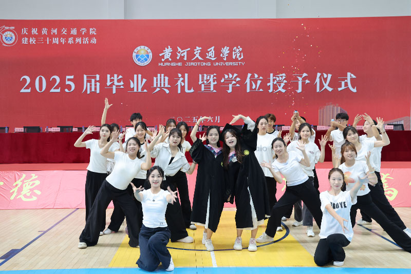 暖场舞 (2)fb.jpg 暖场舞 (2)fb.jpg